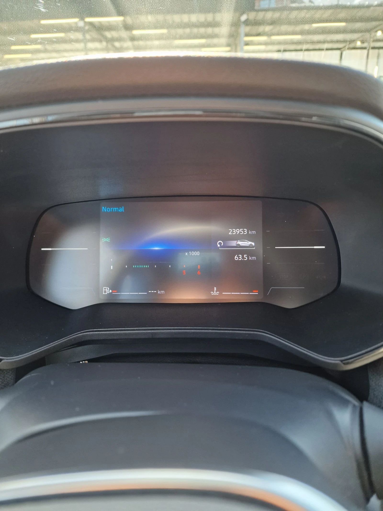 Renault Clio 1.5 Blue dci, снимка 15 - Автомобили и джипове - 53835371