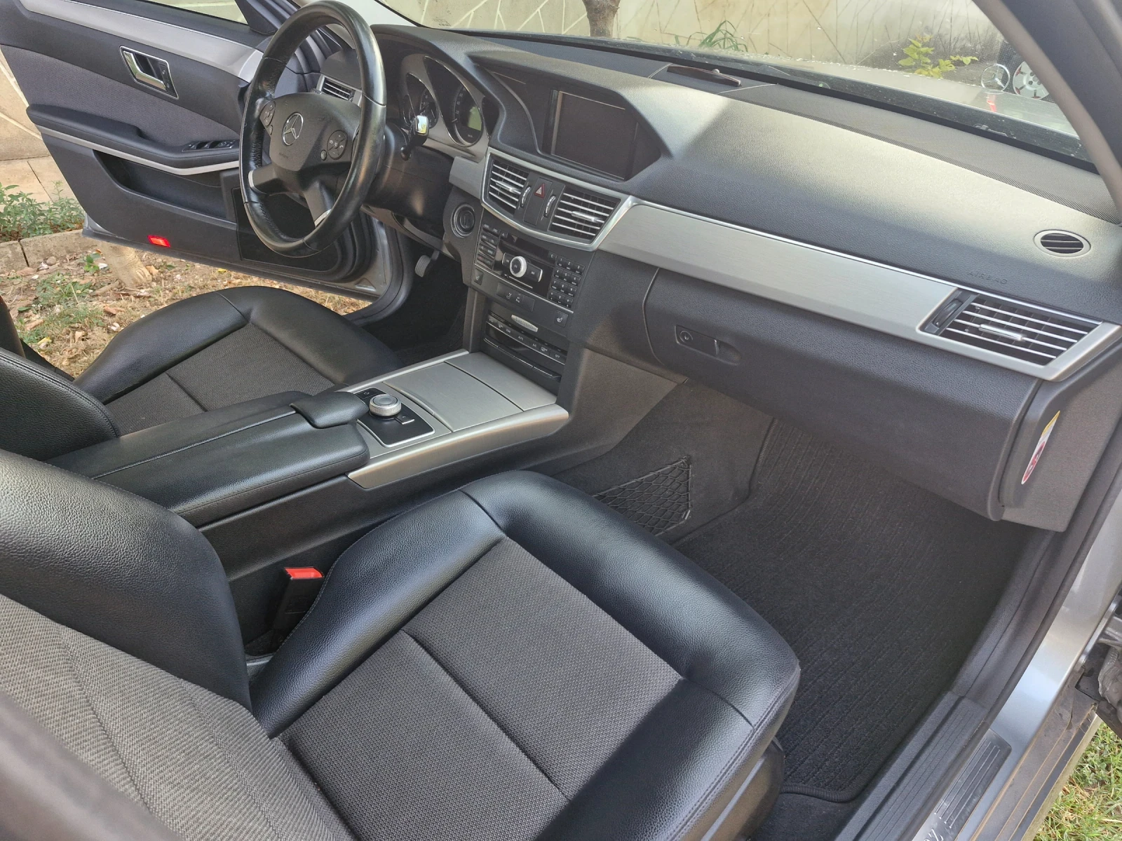 Mercedes-Benz E 350 CGI, снимка 13 - Автомобили и джипове - 53969727