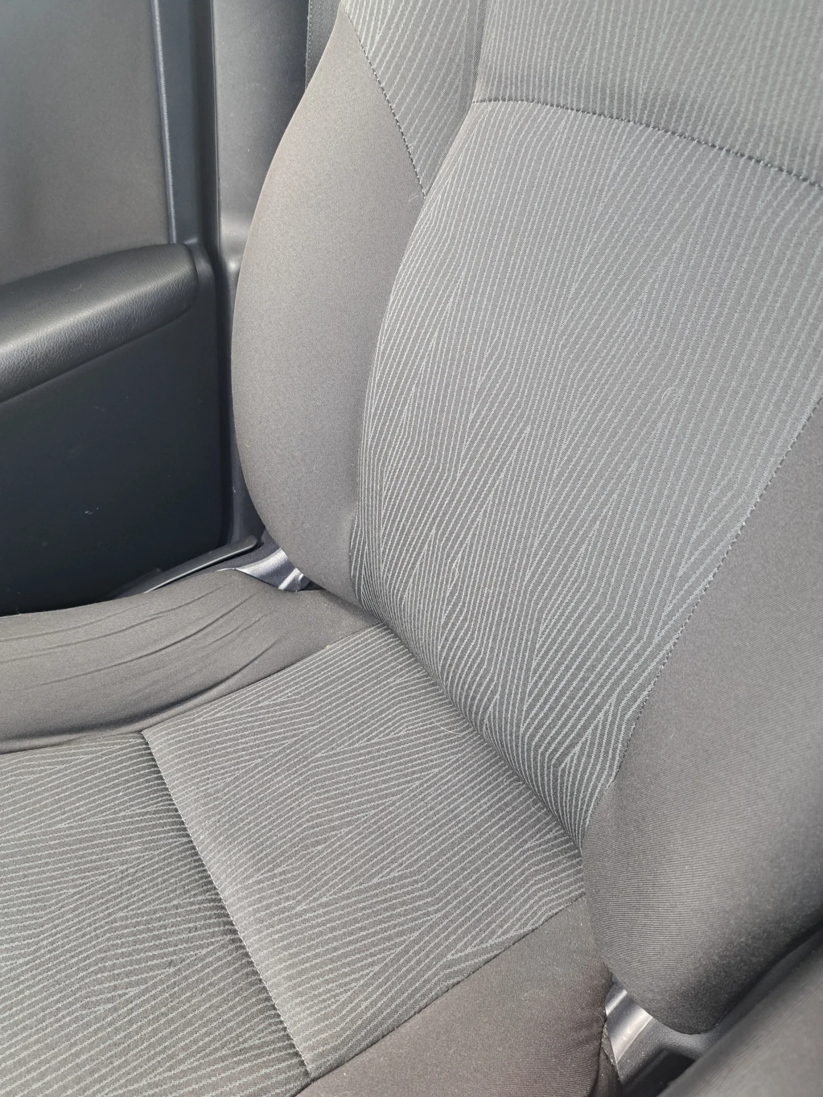 Toyota Avensis Т27, снимка 6 - Автомобили и джипове - 54707254