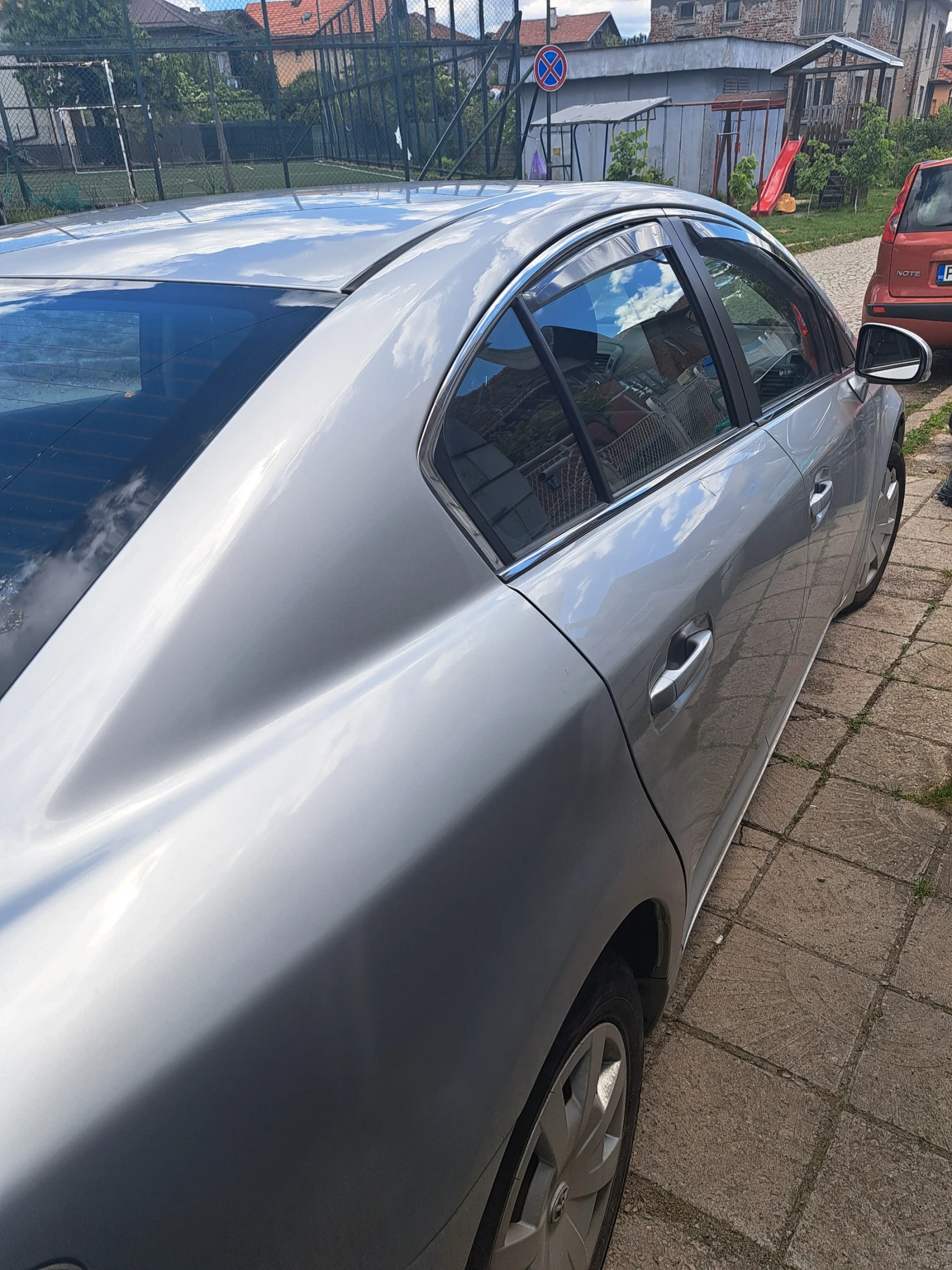 Toyota Avensis Т27, снимка 4 - Автомобили и джипове - 54707254