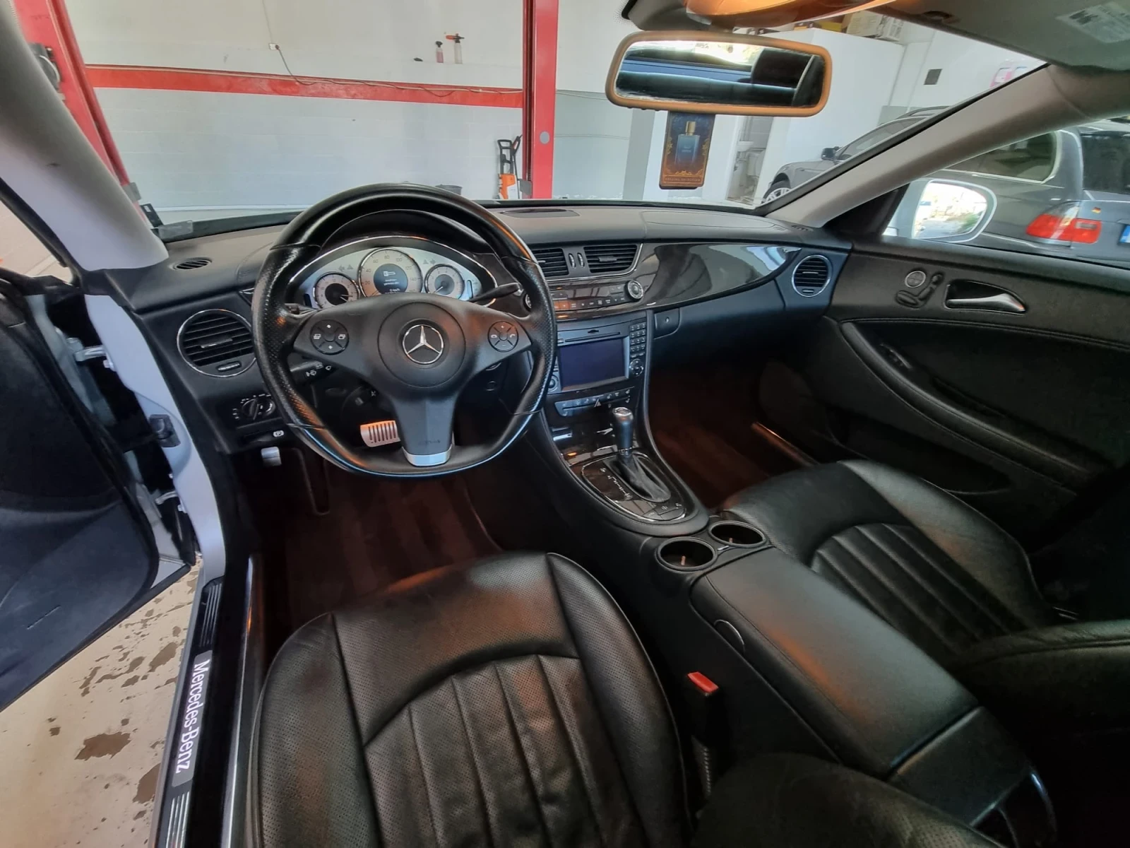Mercedes-Benz CLS 550 Mercedes CLS 550 Facelift AMG | V8 388 к.с. | A, снимка 15 - Автомобили и джипове - 54809374
