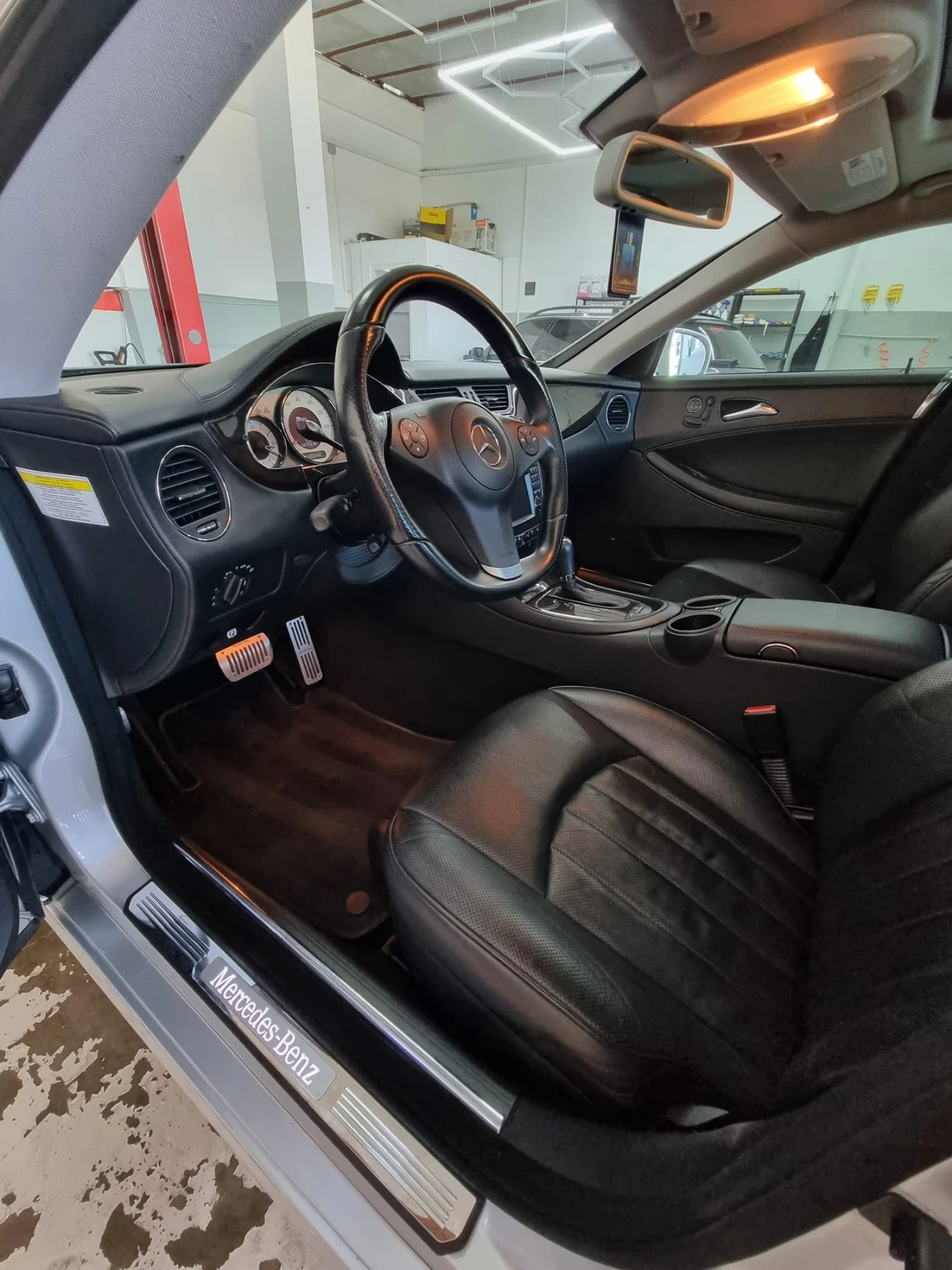 Mercedes-Benz CLS 550 Mercedes CLS 550 Facelift AMG | V8 388 к.с. | A, снимка 16 - Автомобили и джипове - 54809374