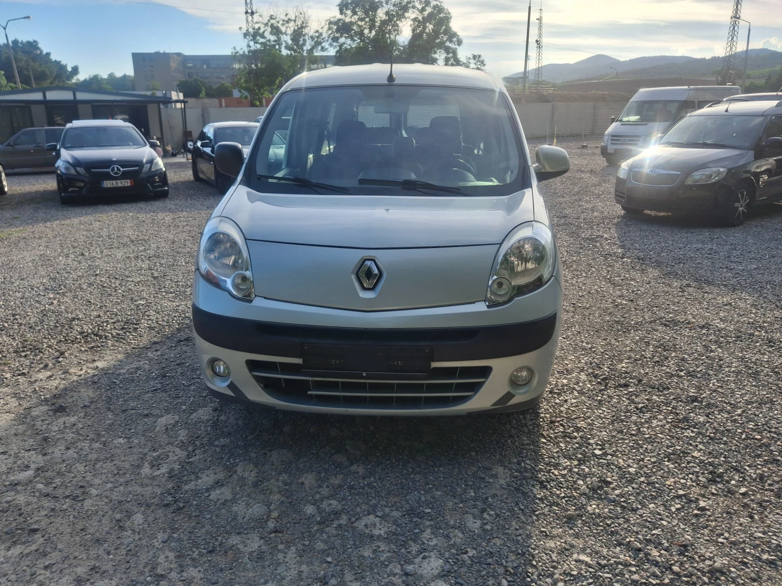 Renault Kangoo 7 Mesta Lang , снимка 3 - Автомобили и джипове - 54838813