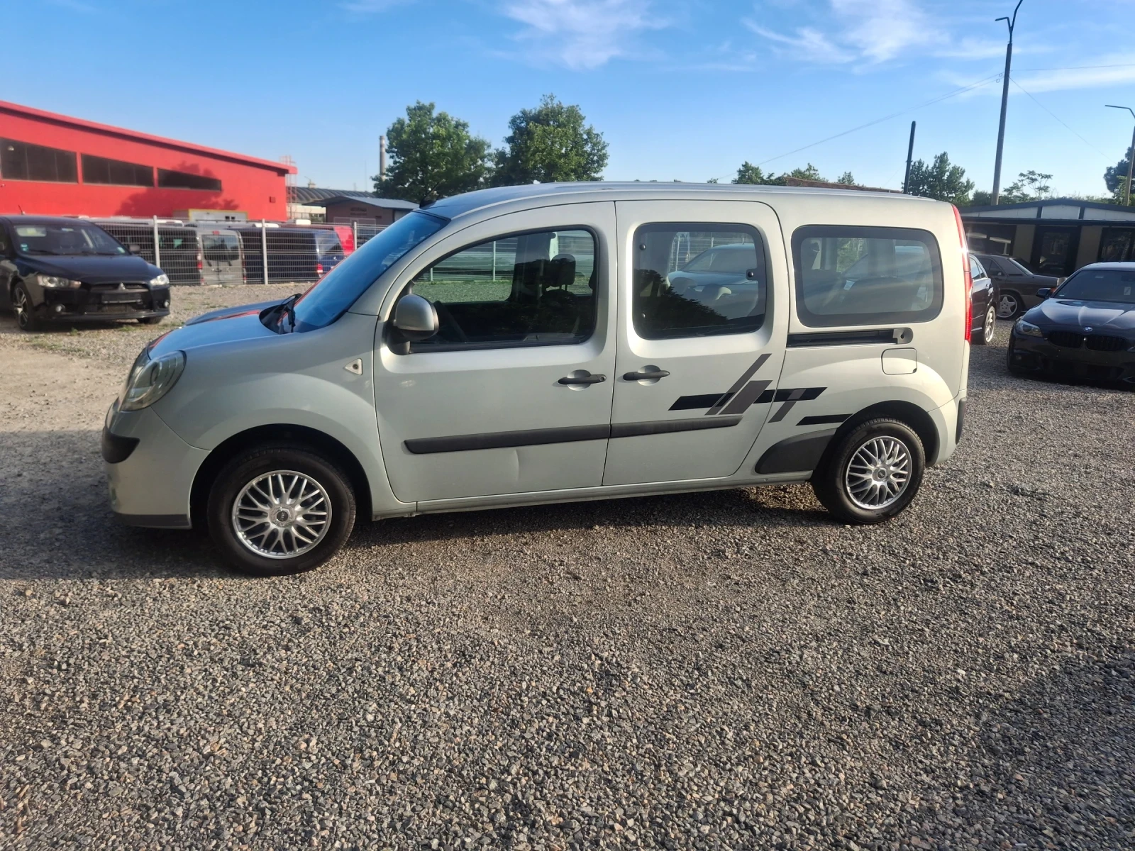 Renault Kangoo 7 Mesta Lang , снимка 15 - Автомобили и джипове - 54838813