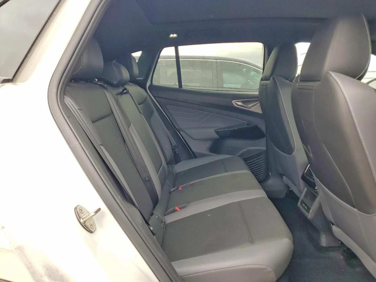 VW ID.4 S* RWD* СЕРВИЗНА ИСТОРИЯ, снимка 11 - Автомобили и джипове - 55175609