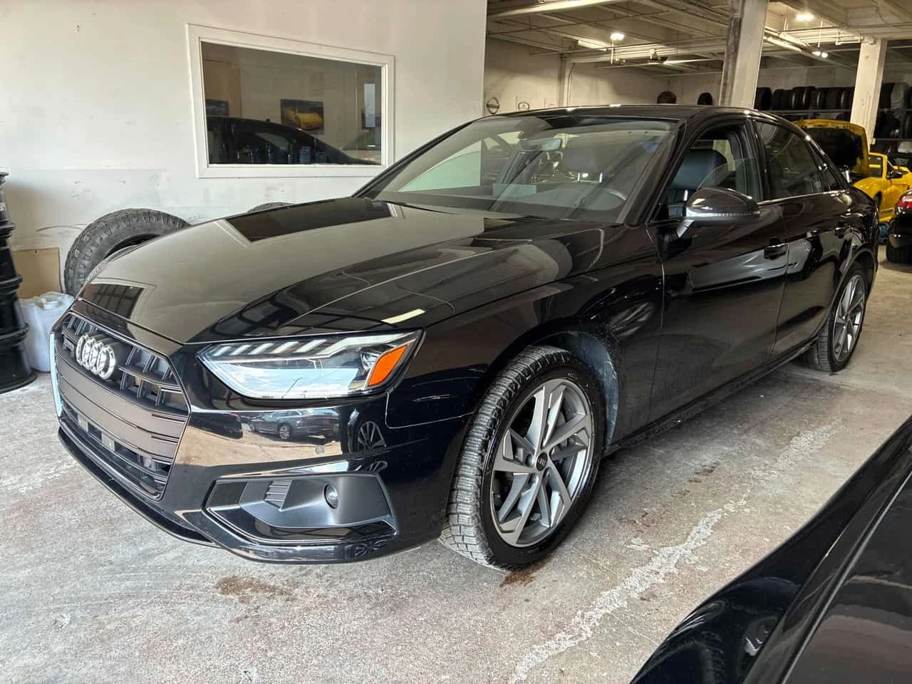 Audi A4 Komfort | DISTRONIC | ШИБИДАХ | , снимка 2 - Автомобили и джипове - 55582680
