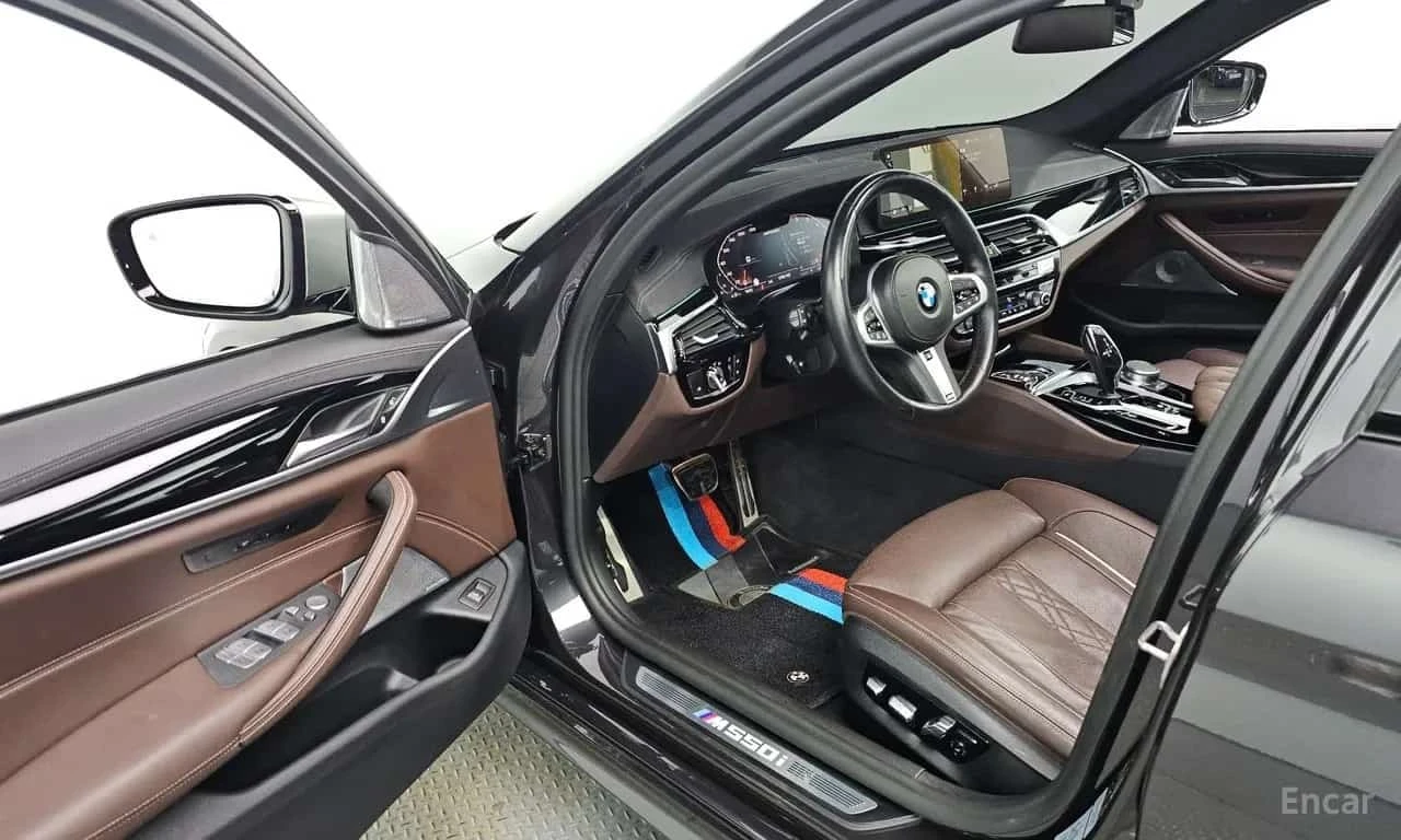 BMW 550 * M550i xDrive * ФИКСИРАНА ЦЕНА ДО БЪЛГАРИЯ * , снимка 10 - Автомобили и джипове - 56256468