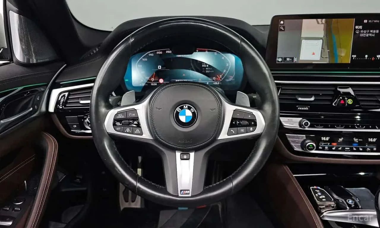BMW 550 * M550i xDrive * ФИКСИРАНА ЦЕНА ДО БЪЛГАРИЯ * , снимка 15 - Автомобили и джипове - 56256468