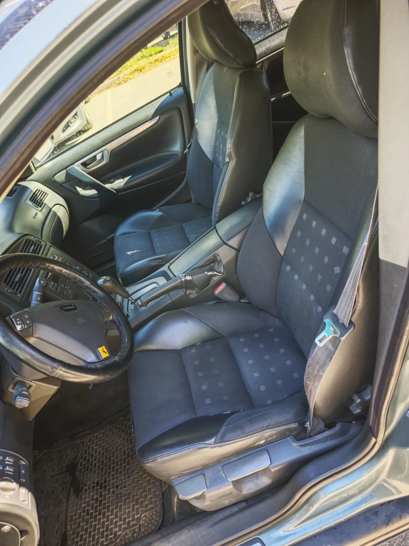 Volvo S60 2.4i, снимка 8 - Автомобили и джипове - 56345382