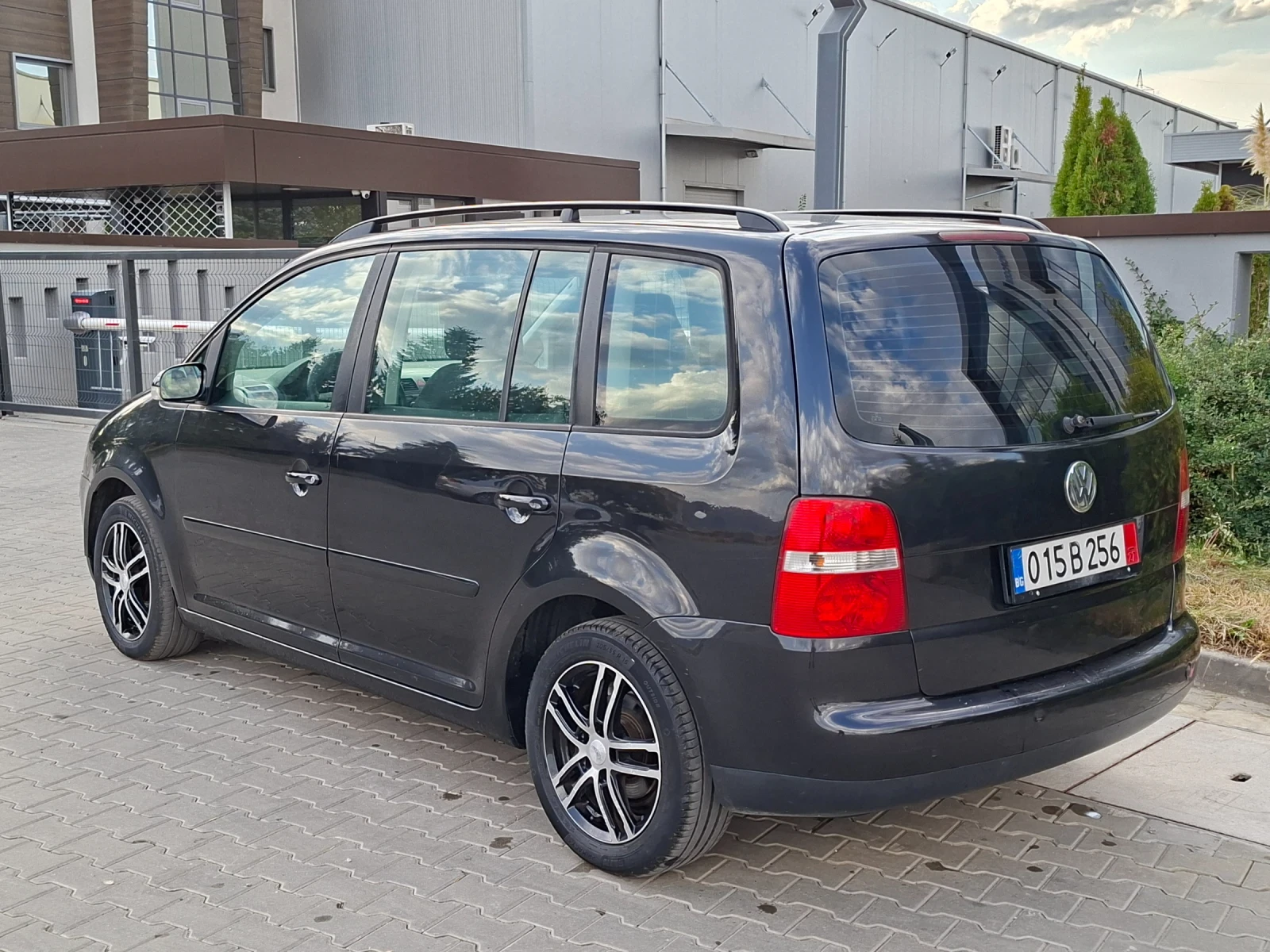 VW Touran 2.0TDI* (140��)* 7-�����* HOB BHOC*  | Mobile.bg � ����������� 6