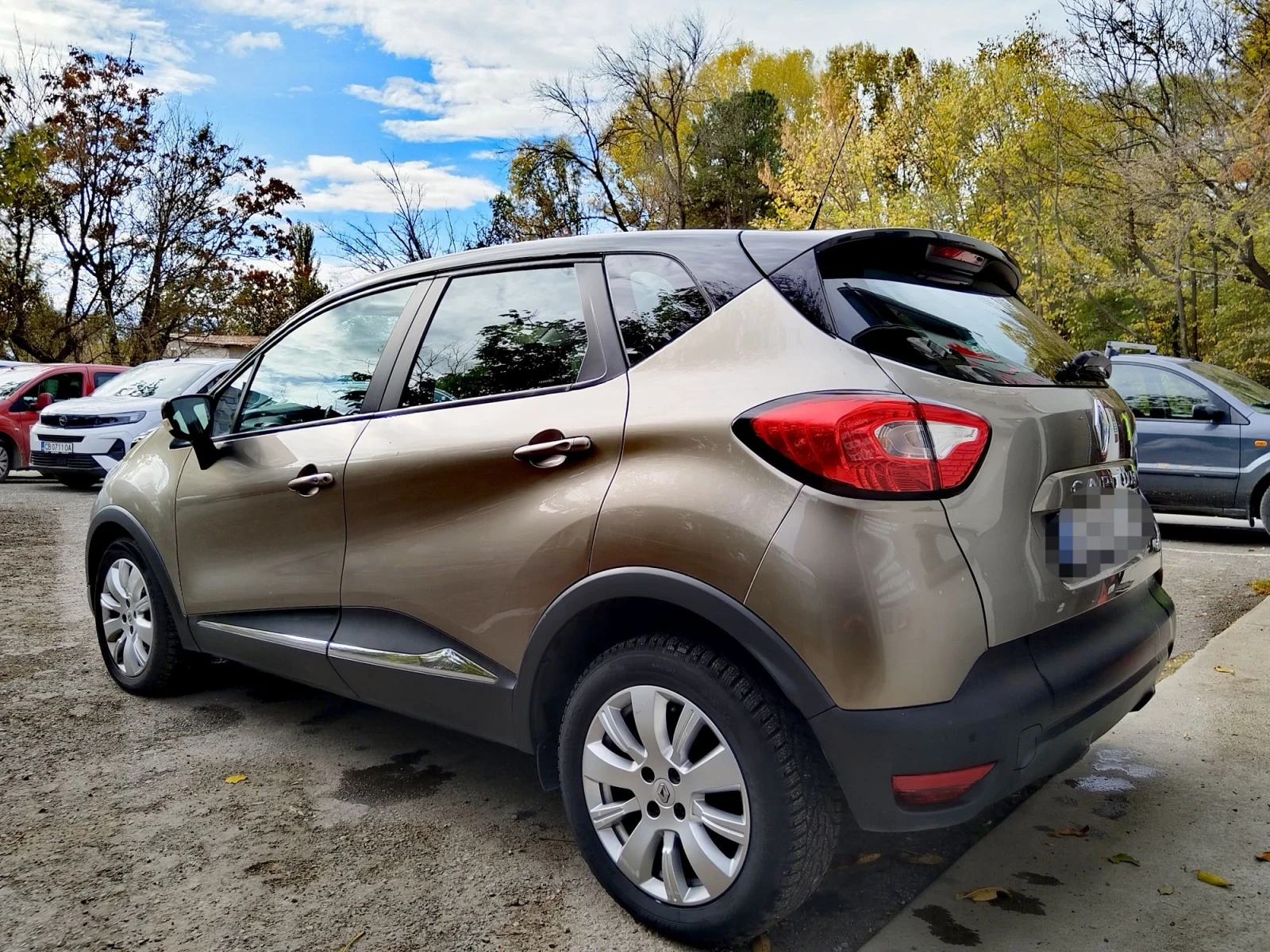 Renault Captur 1.5 dci, снимка 4 - Автомобили и джипове - 56719639