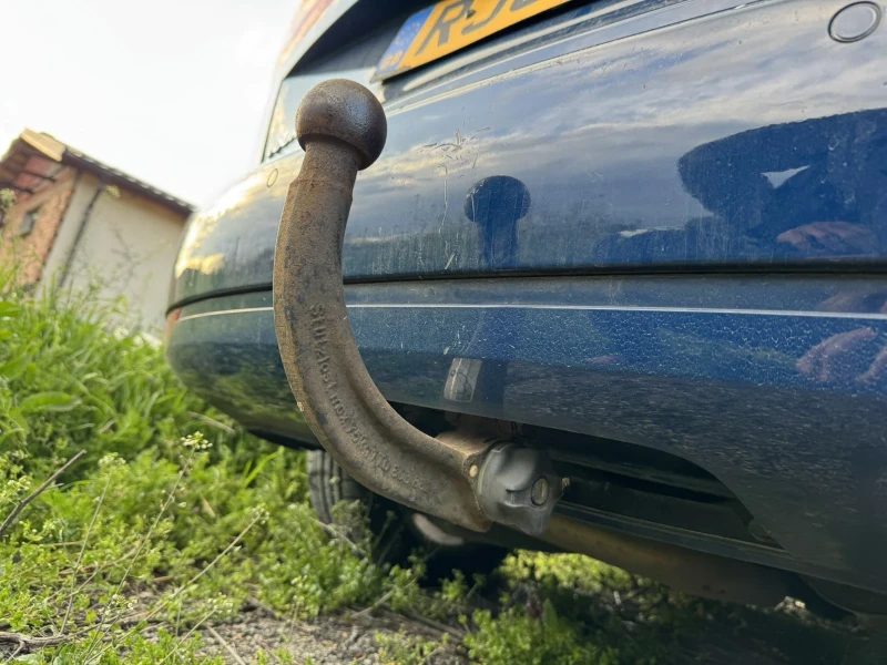 VW Touran 2.0 тди, снимка 5 - Автомобили и джипове - 49962701