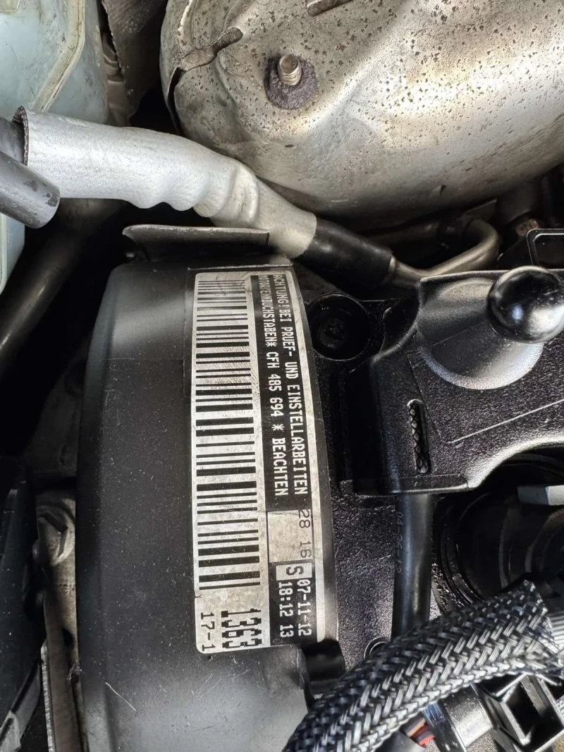 VW Touran 2.0 тди, снимка 8 - Автомобили и джипове - 49962701