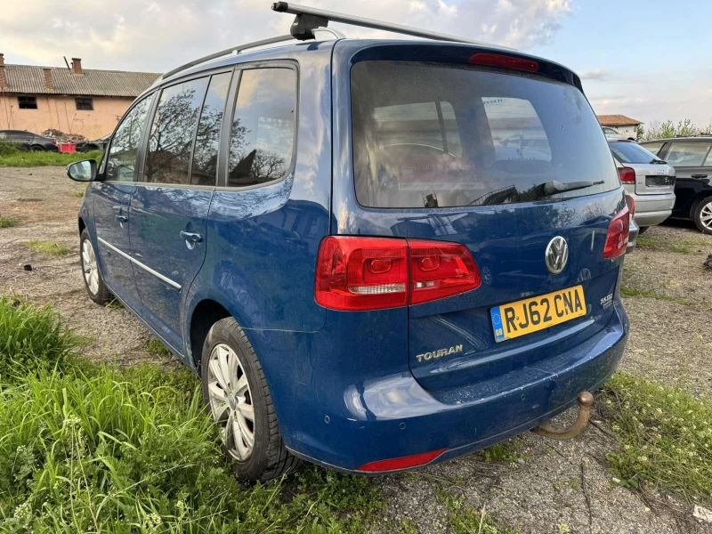 VW Touran 2.0 тди, снимка 4 - Автомобили и джипове - 49962701