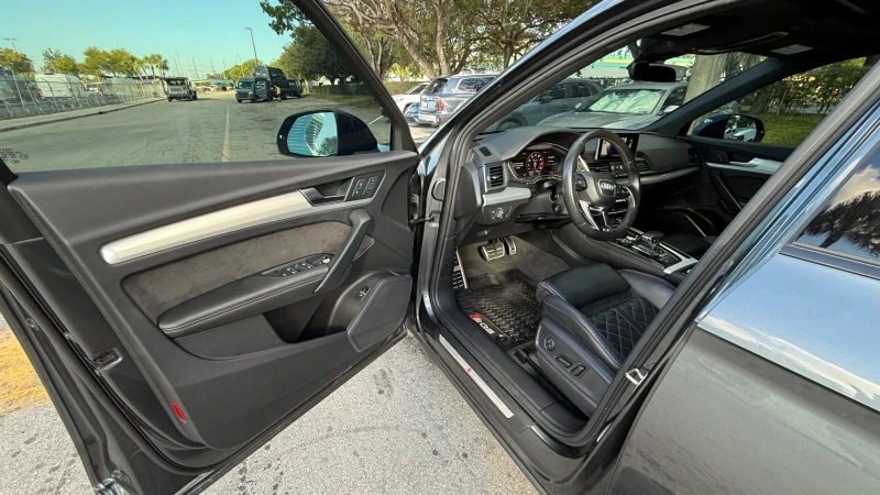 Audi SQ5 Premium Plus, снимка 9 - Автомобили и джипове - 52529763