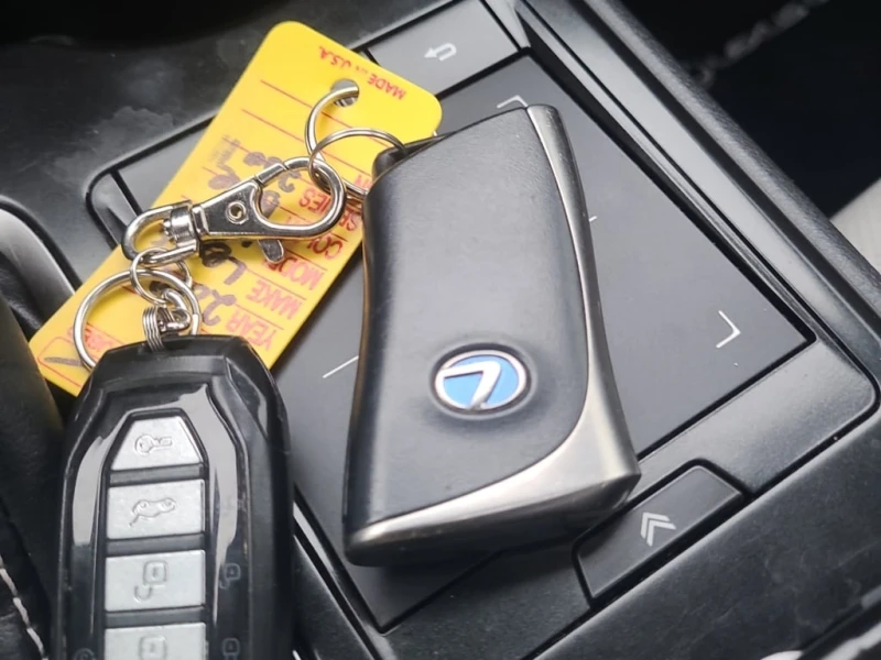 Lexus UX * 250H * CARFAX * БЕЗ ПЪРВОНАЧАЛНА ВНОСКА, снимка 8 - Автомобили и джипове - 52825659