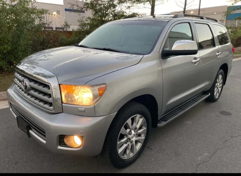 Toyota Sequoia * * CARFAX * * АВТО КРЕДИТ * * , снимка 2 - Автомобили и джипове - 52857190