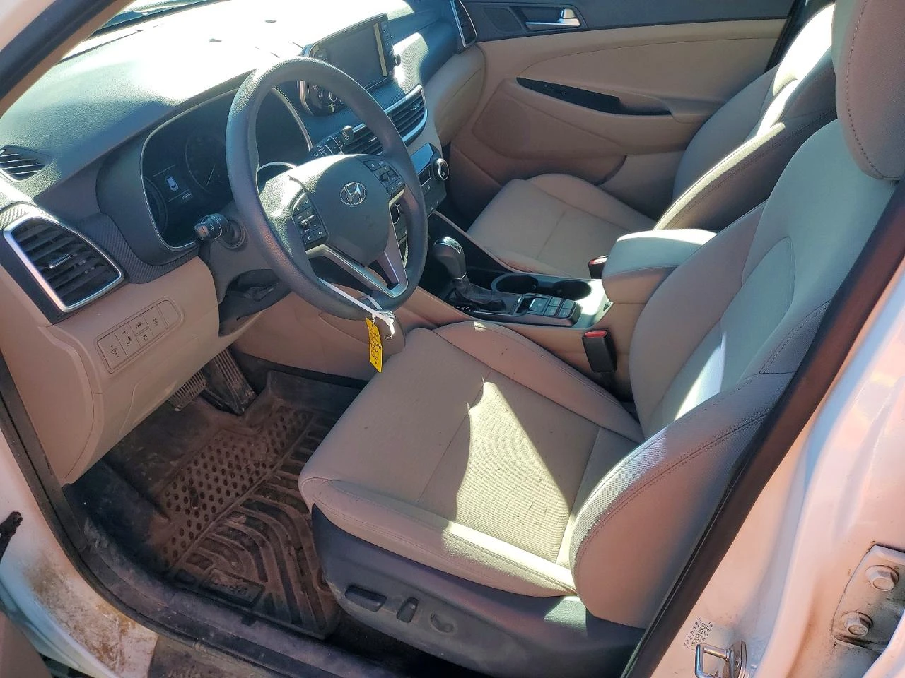 Hyundai Tucson 2.0l Limited, снимка 7 - Автомобили и джипове - 53731157