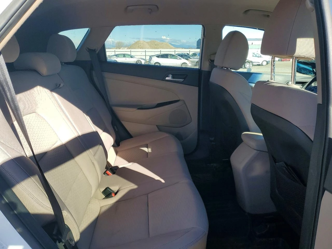 Hyundai Tucson 2.0l Limited, снимка 10 - Автомобили и джипове - 53731157