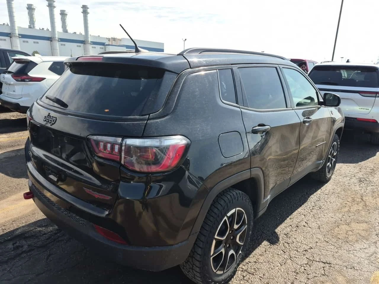 Jeep Compass * TRAILHAWK * REMOTE START* CARPLAY * PANO, снимка 3 - Автомобили и джипове - 54356461