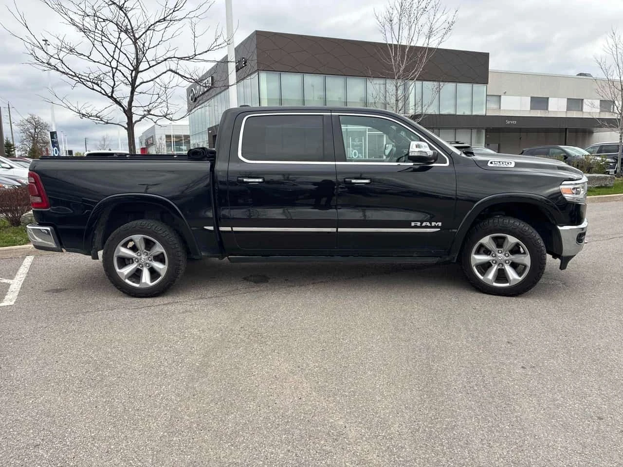 Dodge RAM 1500 Limited / CARFAX / ОБДУХВАНЕ / ВЪЗДУХ , снимка 3 - Автомобили и джипове - 54476763