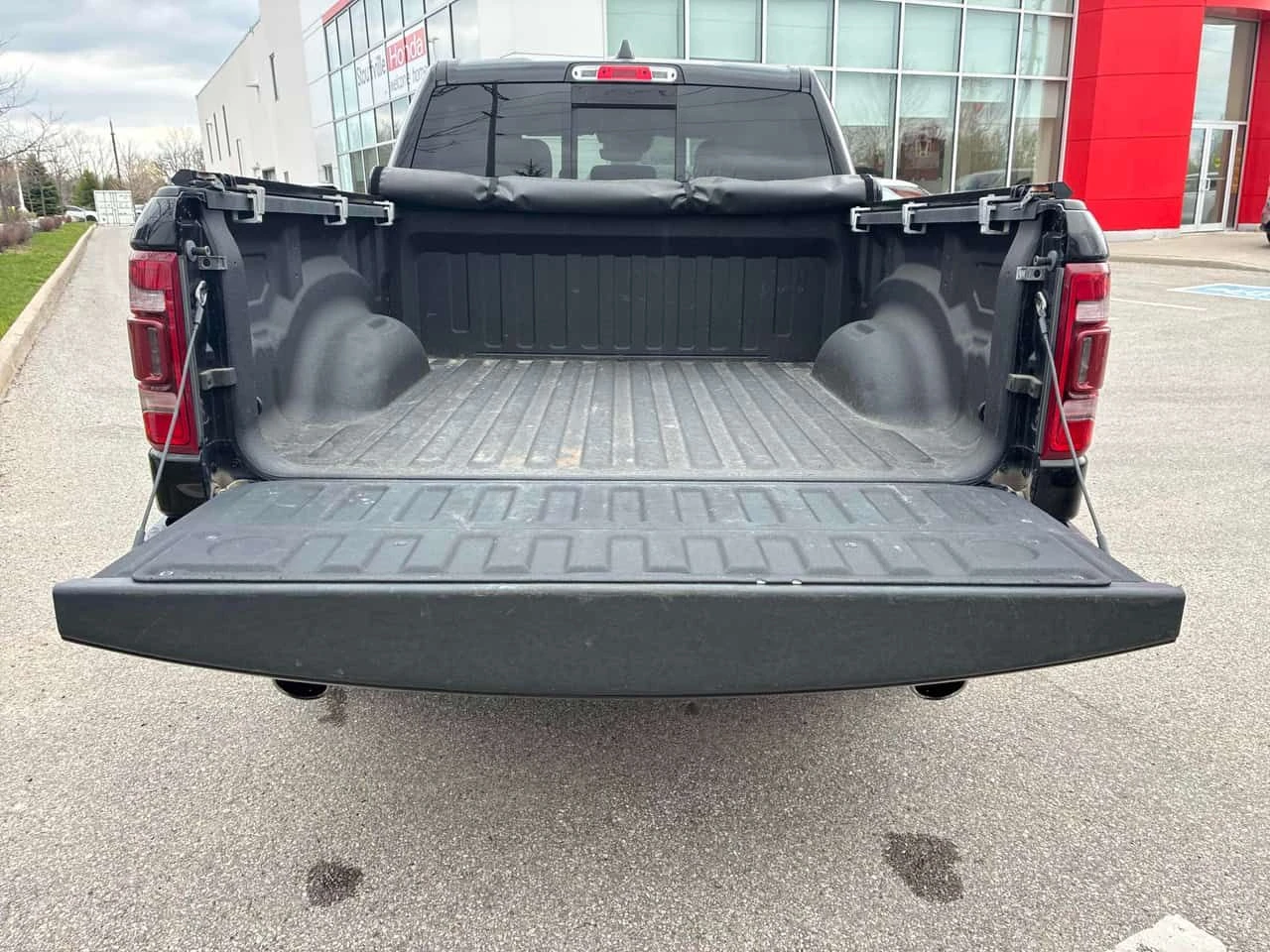 Dodge RAM 1500 Limited / CARFAX / ОБДУХВАНЕ / ВЪЗДУХ , снимка 16 - Автомобили и джипове - 54476763