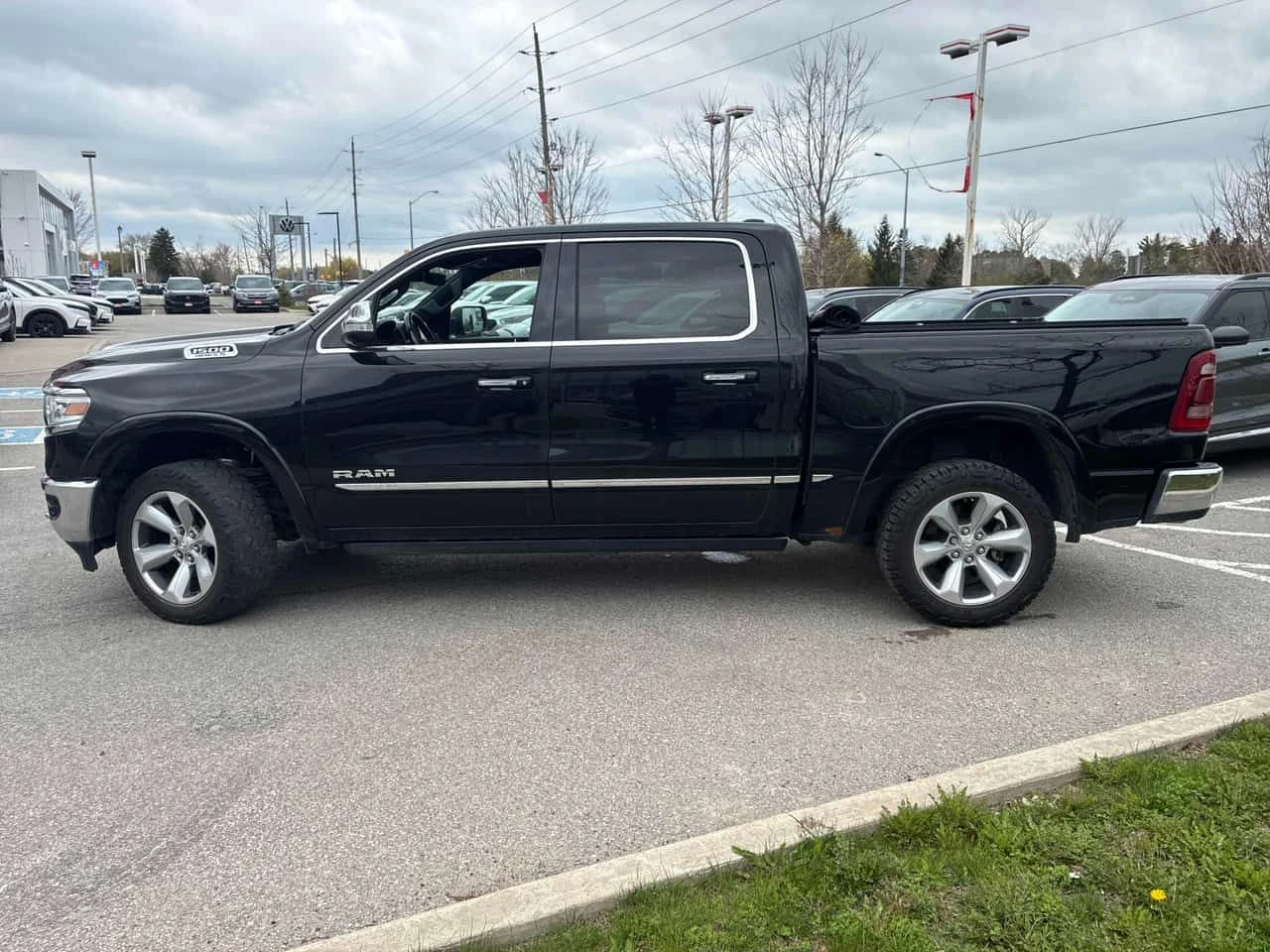 Dodge RAM 1500 Limited / CARFAX / ОБДУХВАНЕ / ВЪЗДУХ , снимка 2 - Автомобили и джипове - 54476763