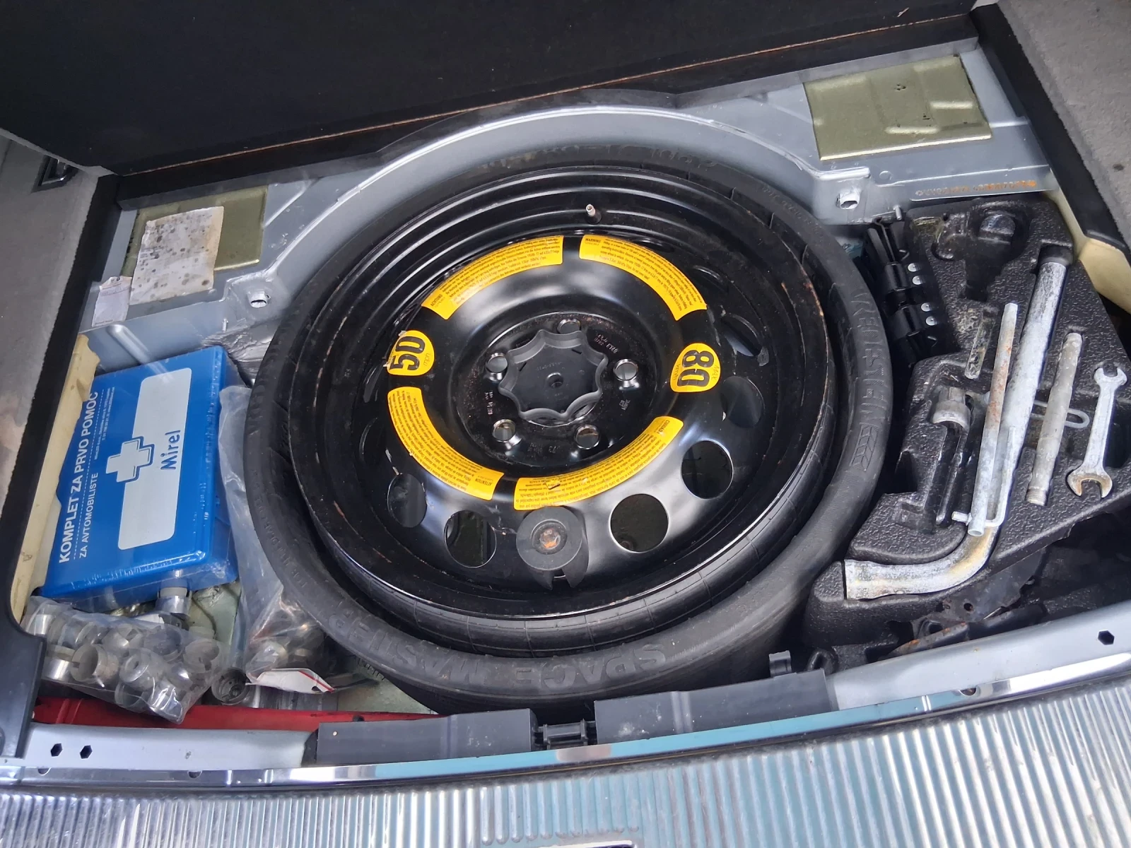 VW Touareg 3.2 240кс , снимка 12 - Автомобили и джипове - 54930850