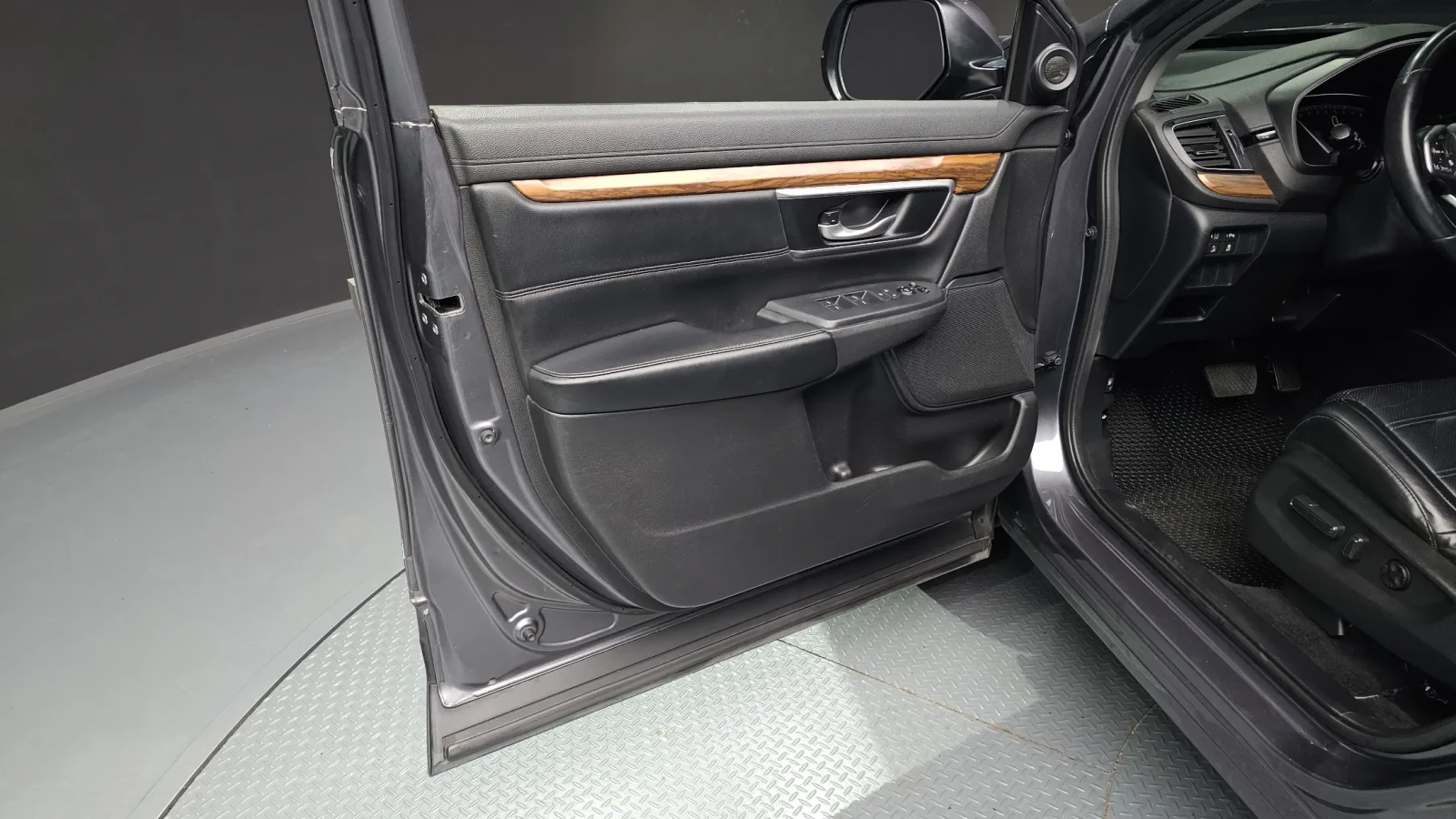 Honda Cr-v 1.5 EX-L 4WD, снимка 7 - Автомобили и джипове - 54943843