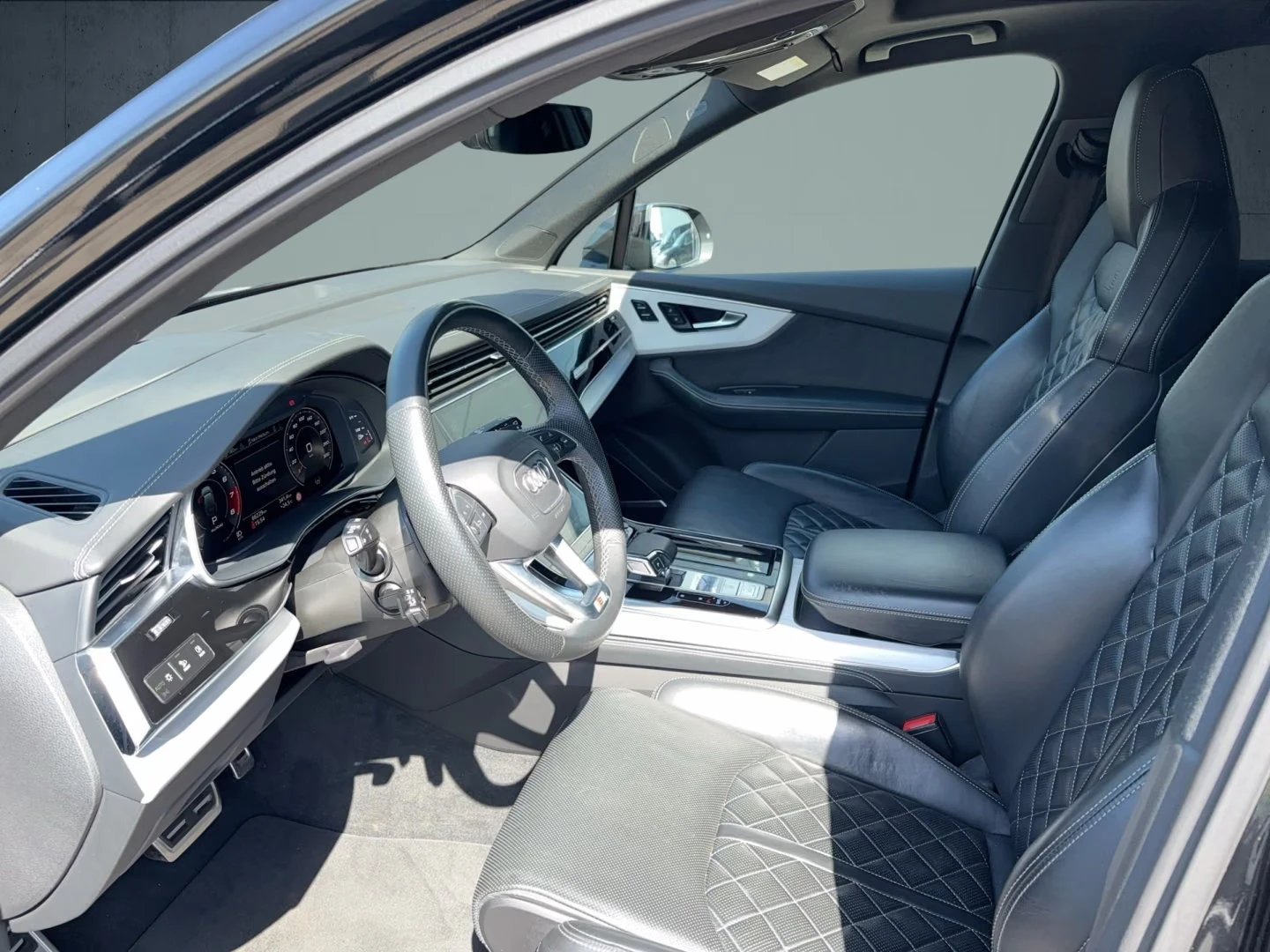 Audi SQ7 507HP/PANO/LASER/MATRIX/B&O/360/HUD/779z, снимка 13 - Автомобили и джипове - 55691427