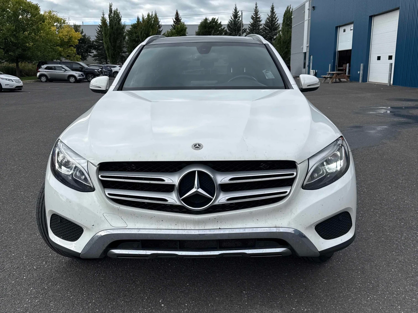 Mercedes-Benz GLC 300 4MATIC | CARFAX | АВТОФИНАНСИРАНЕ, снимка 2 - Автомобили и джипове - 56076130