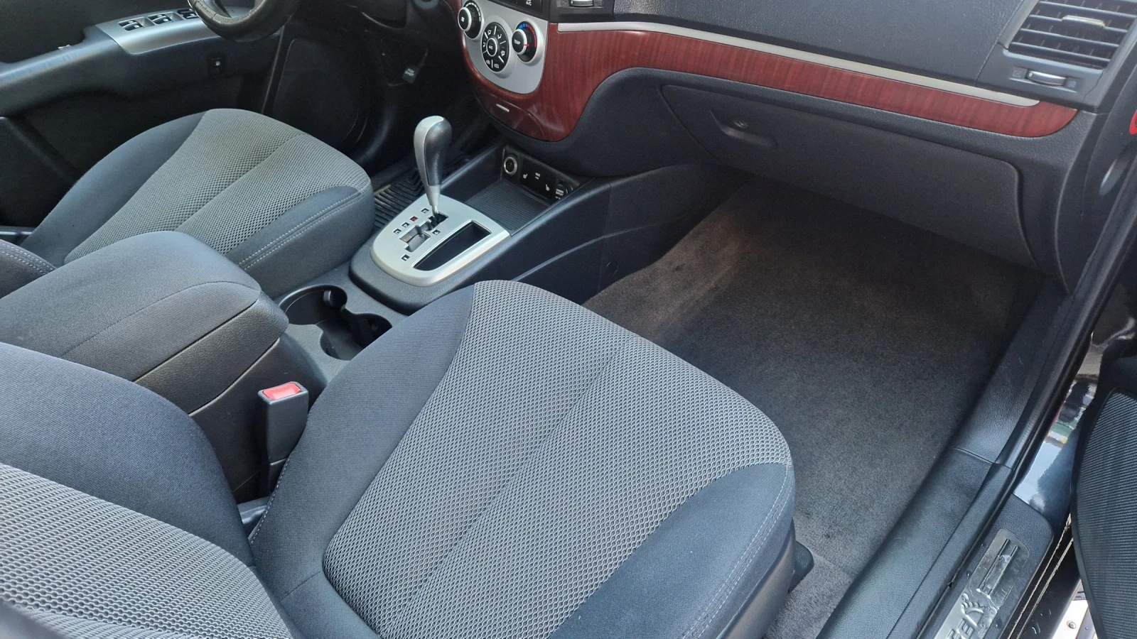 Hyundai Santa fe 2.2 CRDI 4x4, снимка 6 - Автомобили и джипове - 56120669