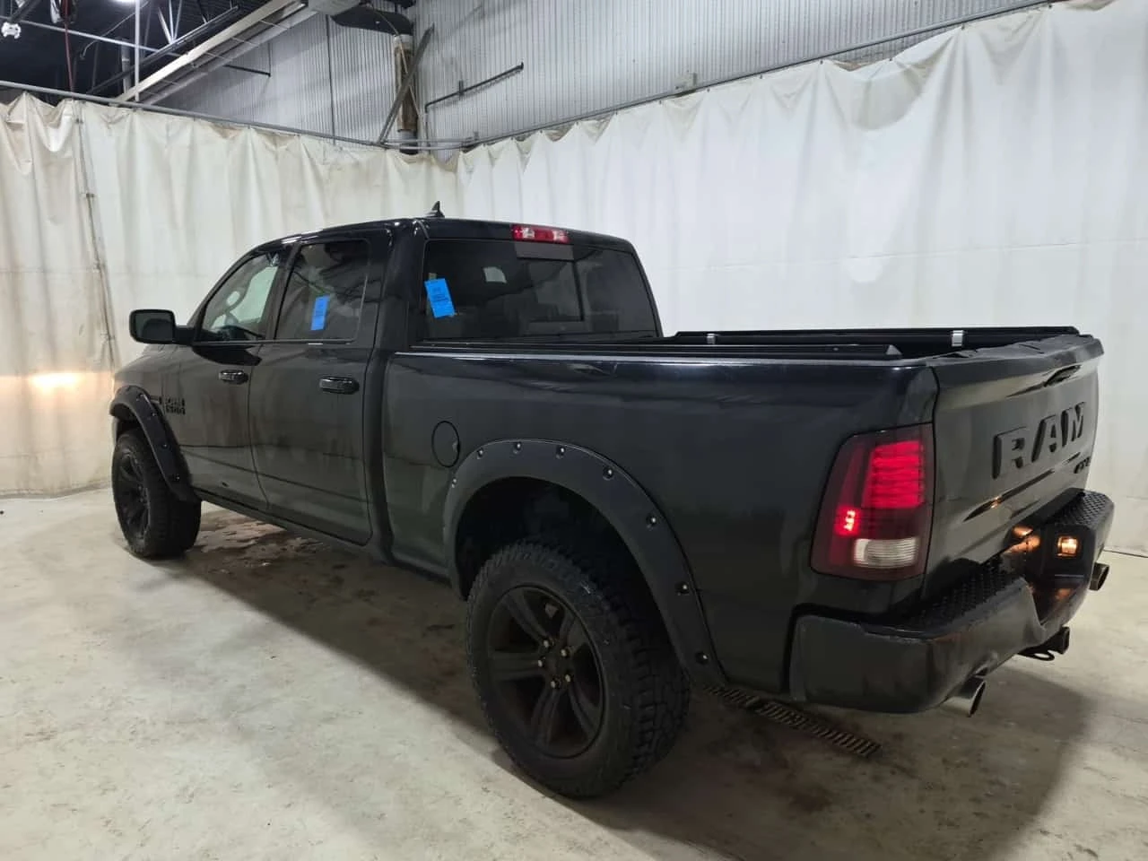 Dodge RAM 1500 * NIGHT CREW CAB STD BED * АВТОКРЕДИТ * , снимка 6 - Автомобили и джипове - 56309625
