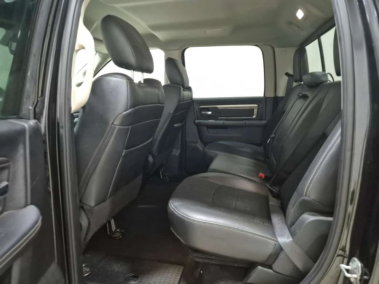 Dodge RAM 1500 * NIGHT CREW CAB STD BED * АВТОКРЕДИТ * , снимка 12 - Автомобили и джипове - 56309625