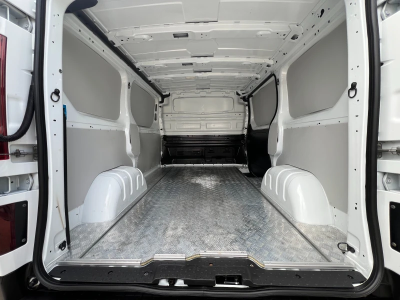 Nissan NV300 2.0DCi 145k.c./3-МЕСТЕН/160277км./Серв. история/, снимка 11 - Бусове и автобуси - 50625568