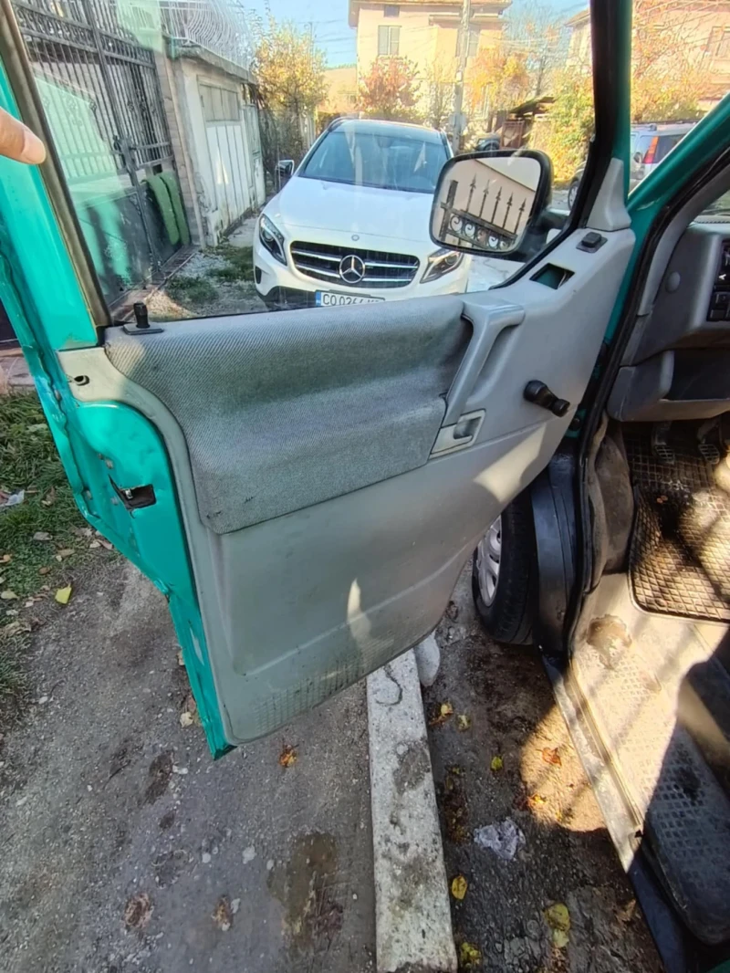 VW Caravelle, снимка 6 - Бусове и автобуси - 52339701