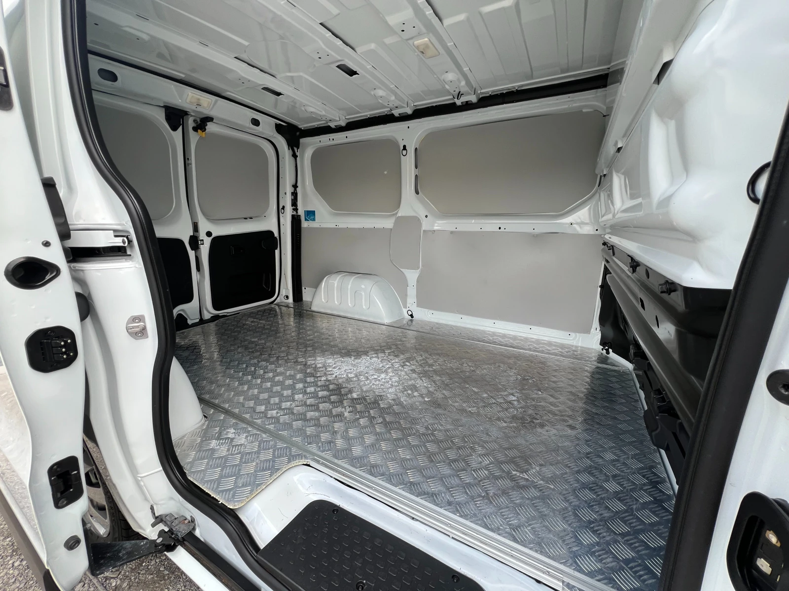 Nissan NV300 2.0DCi 145k.c./3-/160277./. / | Mobile.bg   12