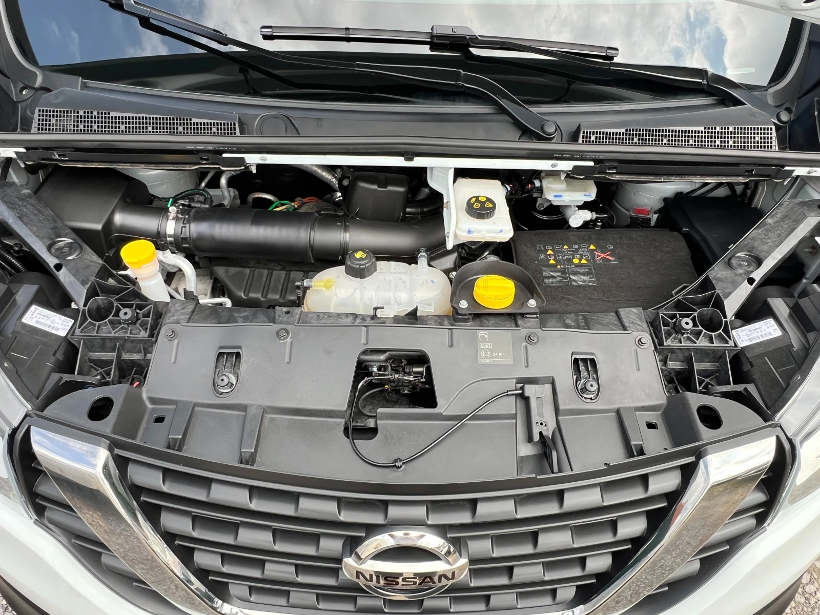 Nissan NV300 2.0DCi 145k.c./3-МЕСТЕН/160277км./Серв. история/ - изображение 9