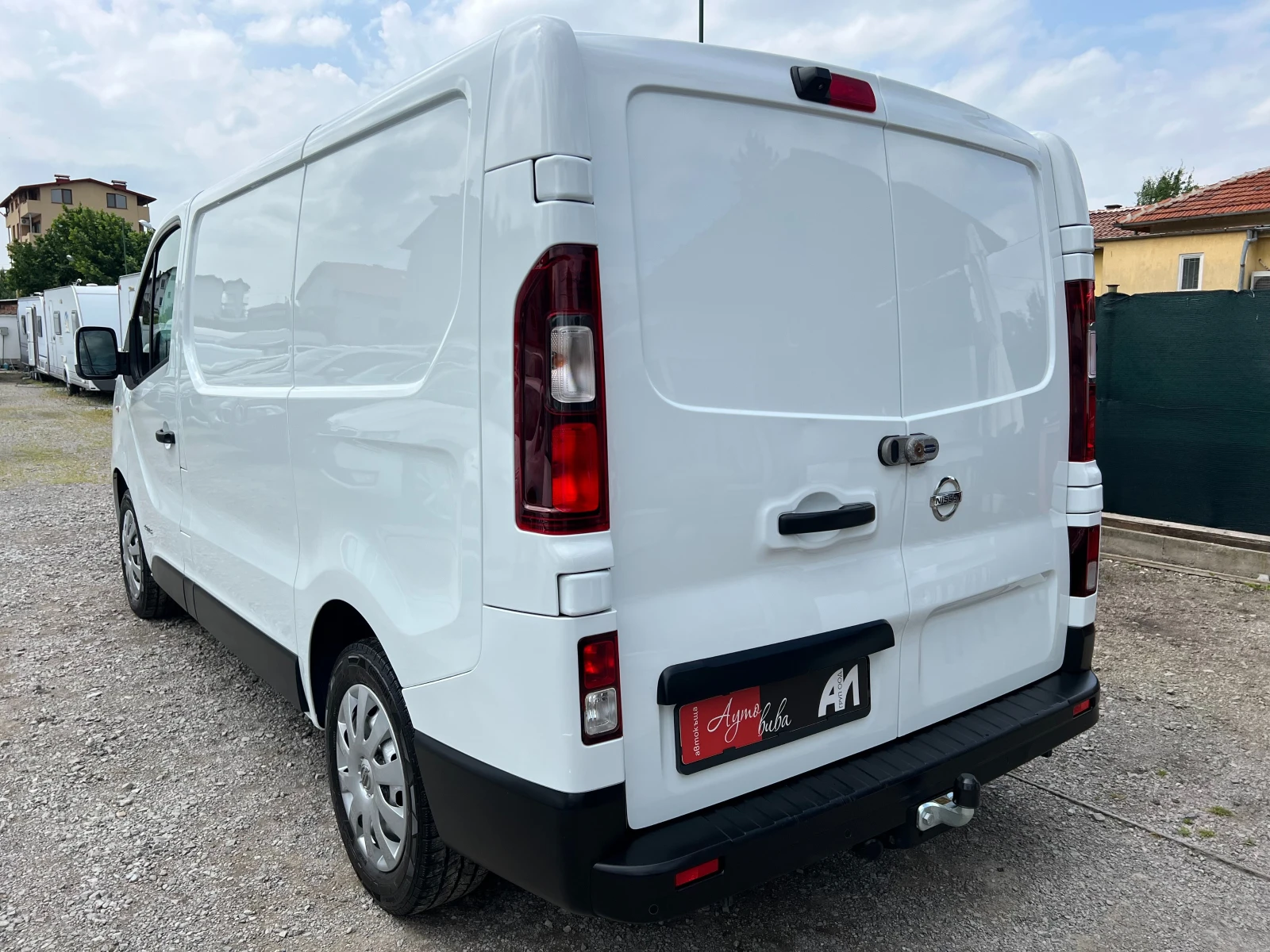 Nissan NV300 2.0DCi 145k.c./3-МЕСТЕН/160277км./Серв. история/ - изображение 3