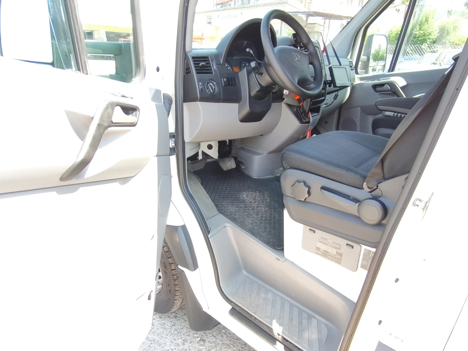 Mercedes-Benz Sprinter 319 CDI СПЕЦИАЛЕН АВТОВОЗ  - изображение 9