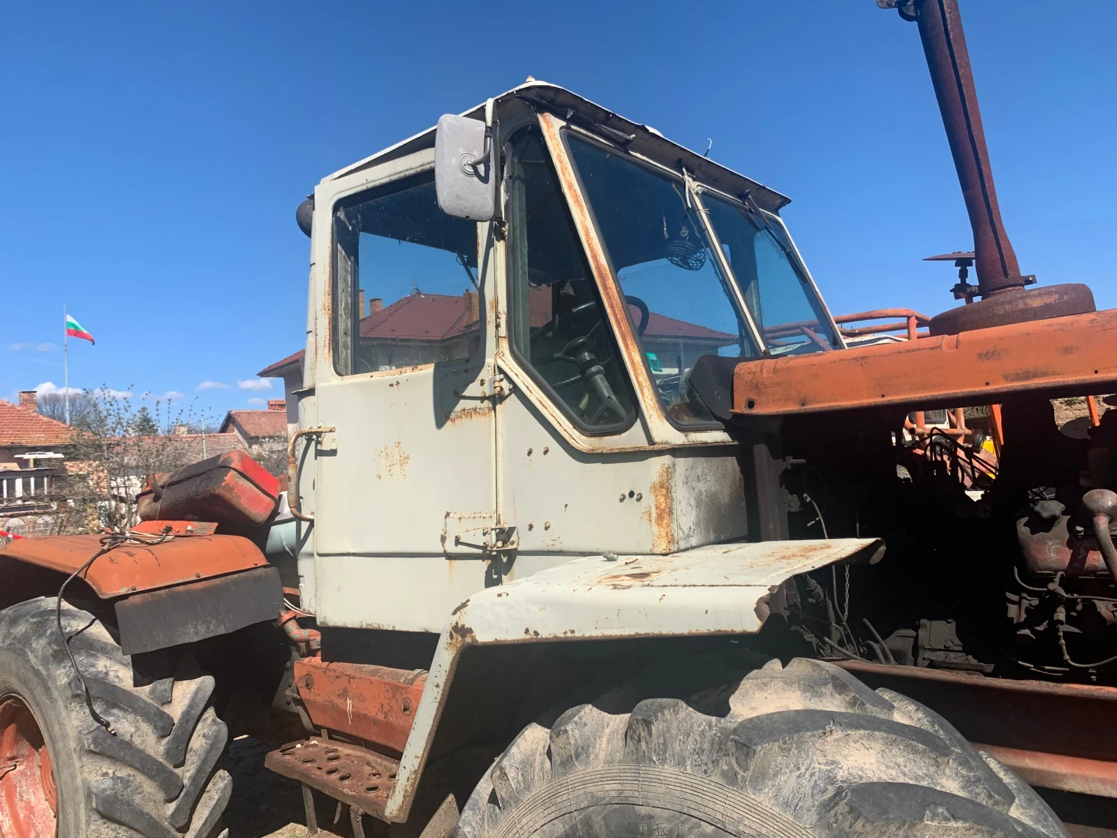 Трактор Т 150, снимка 4 - Селскостопанска техника - 54315887