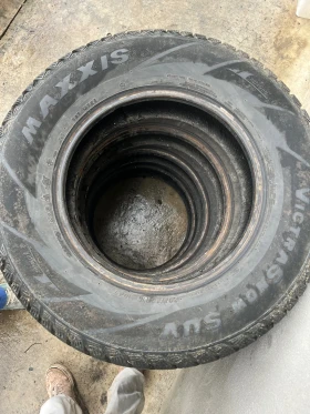 Гуми Зимни 205/85R16, снимка 8