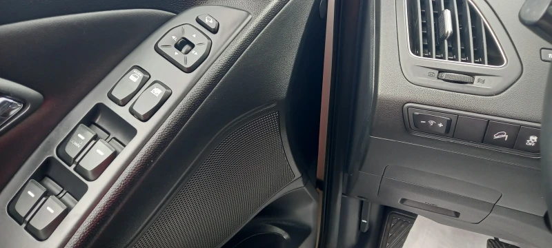 Hyundai IX35 ИЗКЛЮЧИТЕЛЕН СЕРВИЗ КНИЖК УНИКТ ОБСЛУЖН НОВ ИТАЛИЯ, снимка 14 - Автомобили и джипове - 32911363