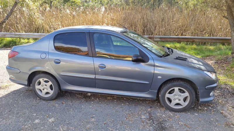 Peugeot 206, снимка 7 - Автомобили и джипове - 47736670