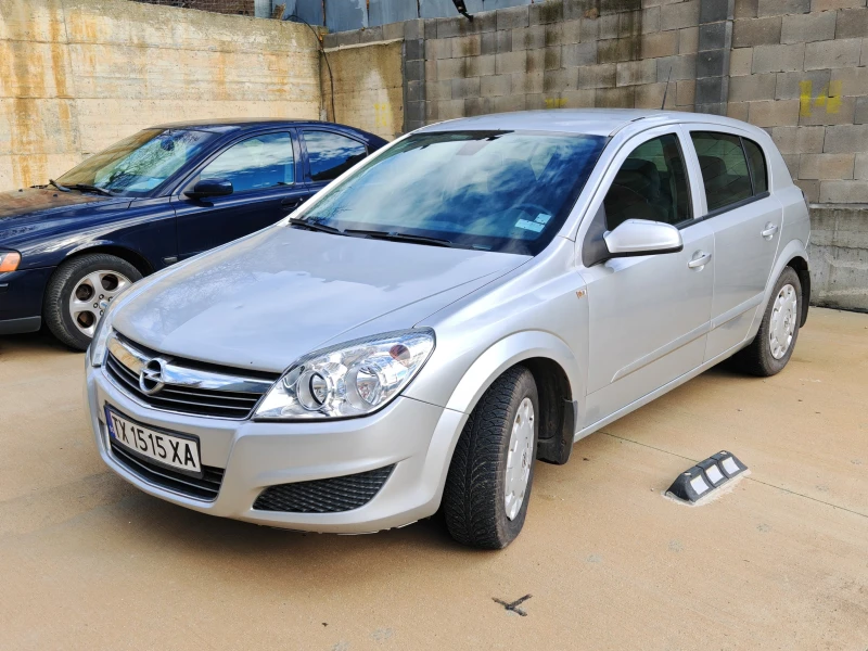 Opel Astra, снимка 1 - Автомобили и джипове - 48281937