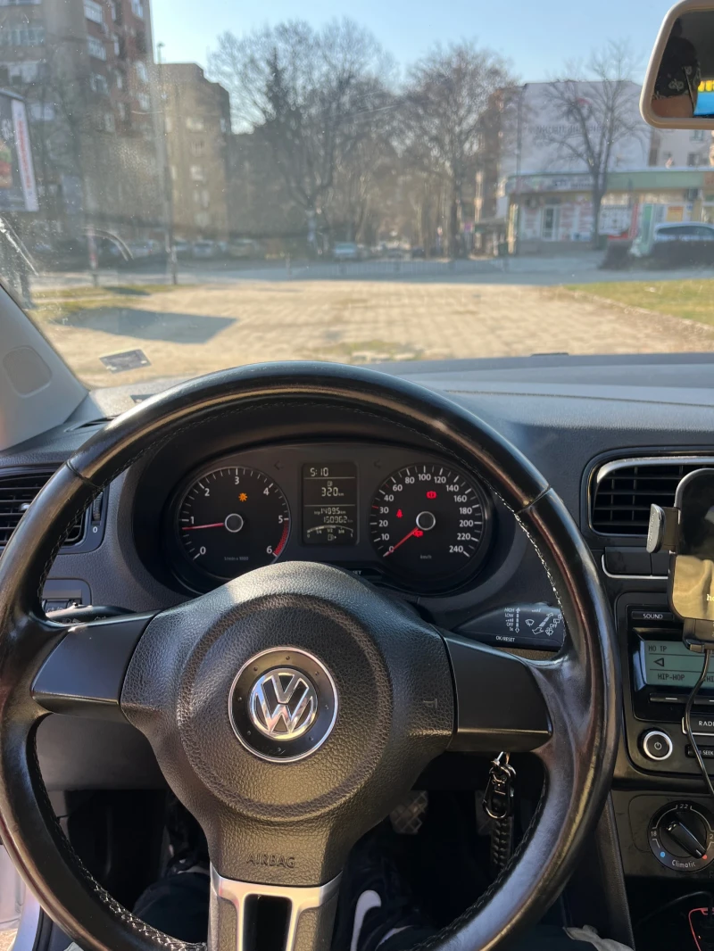 VW Polo 1.6 TDI, снимка 12 - Автомобили и джипове - 49245038