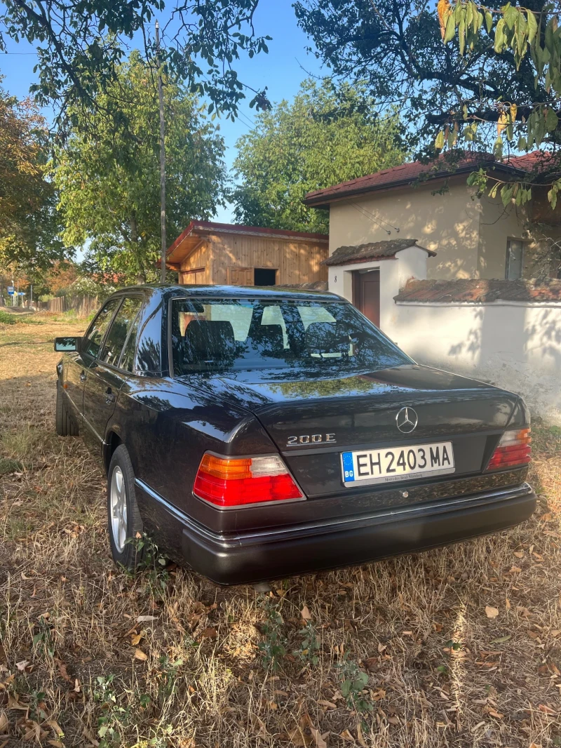 Mercedes-Benz 124 2.0i, снимка 4 - Автомобили и джипове - 49544164