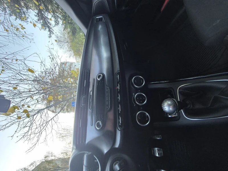 Alfa Romeo Giulietta, снимка 9 - Автомобили и джипове - 52274749