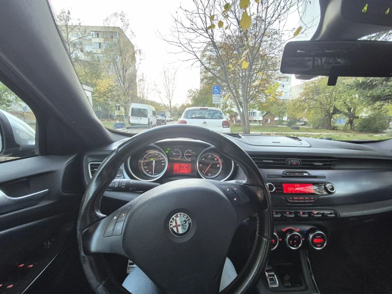Alfa Romeo Giulietta, снимка 8 - Автомобили и джипове - 52274749