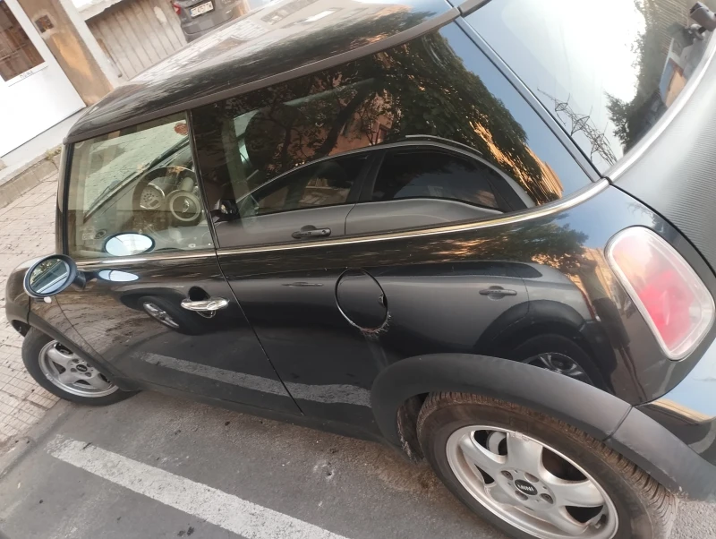 Mini One 1.6, снимка 2 - Автомобили и джипове - 52381144